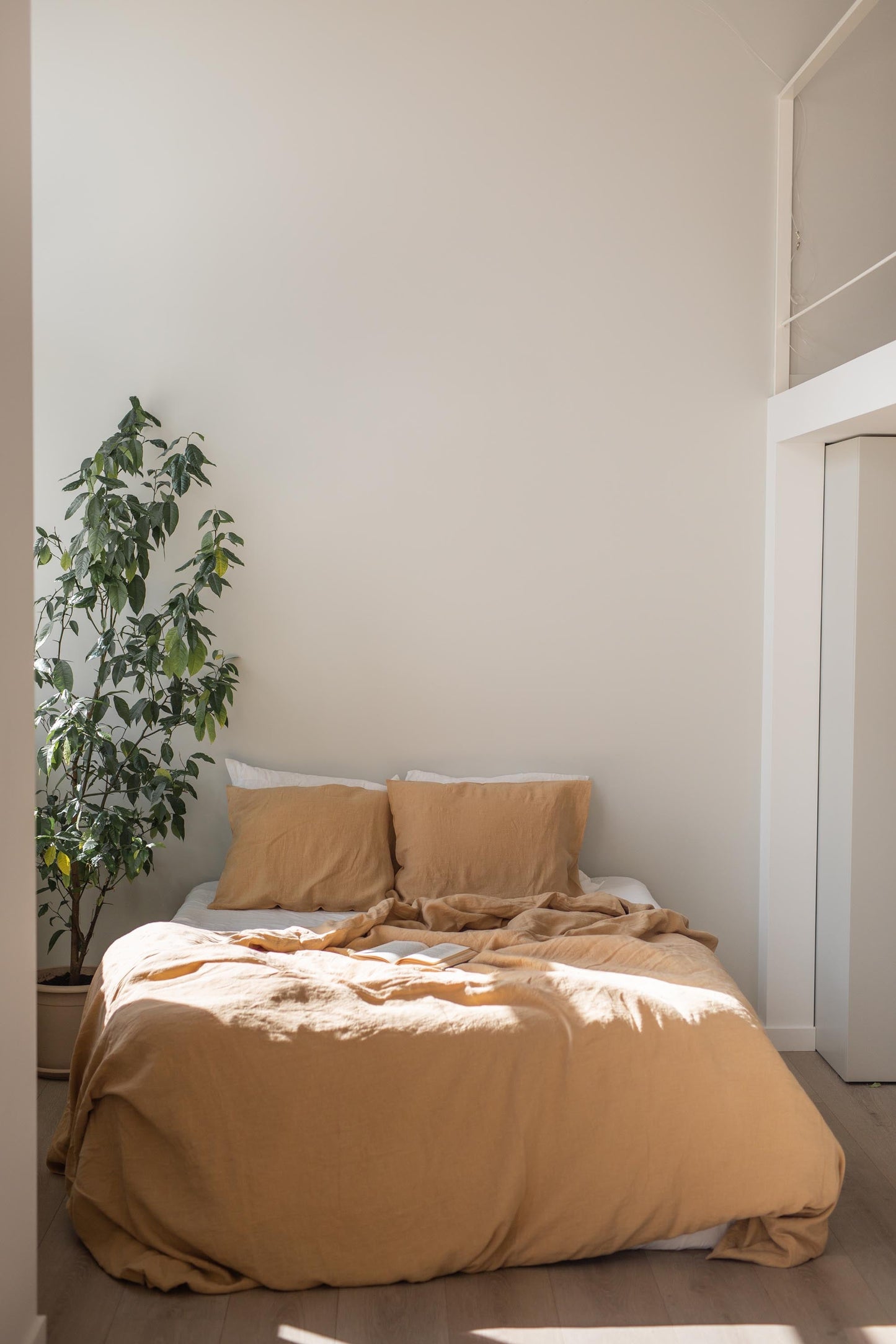 Linen duvet cover in Mustard