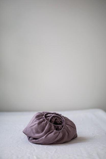 Linen fitted sheet in Dusty Lavender - Linanden