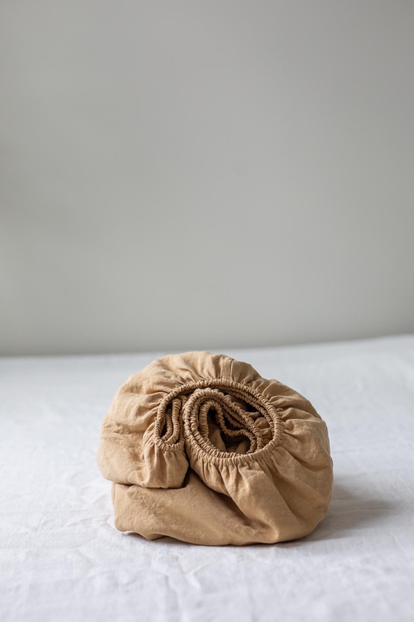 Linen fitted sheet in Mustard - Linanden