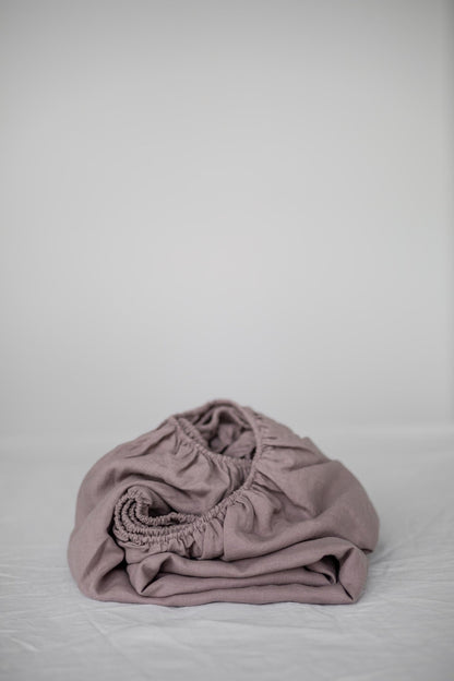 Linen fitted sheet in Rosy Brown - Linanden