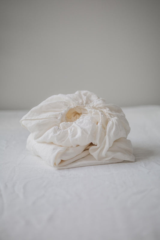 Linen fitted sheet in White - Linanden