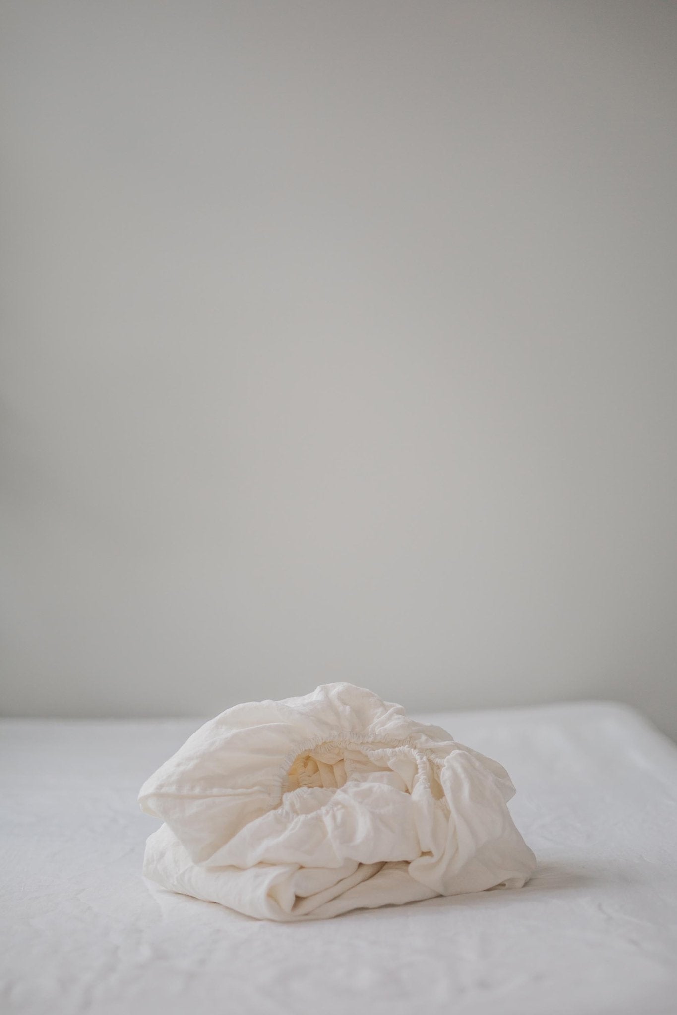 Linen fitted sheet in White - Linanden