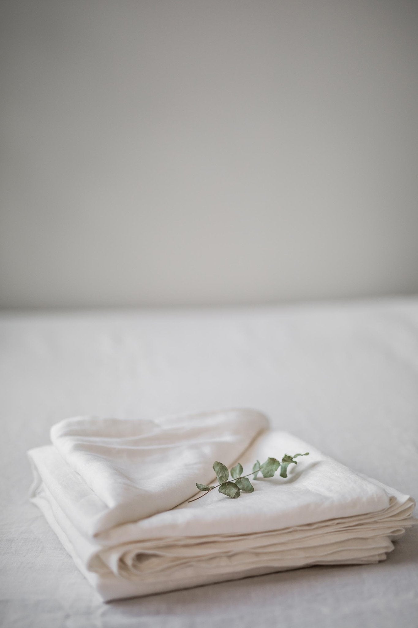 Linen flat sheet in White - Linanden