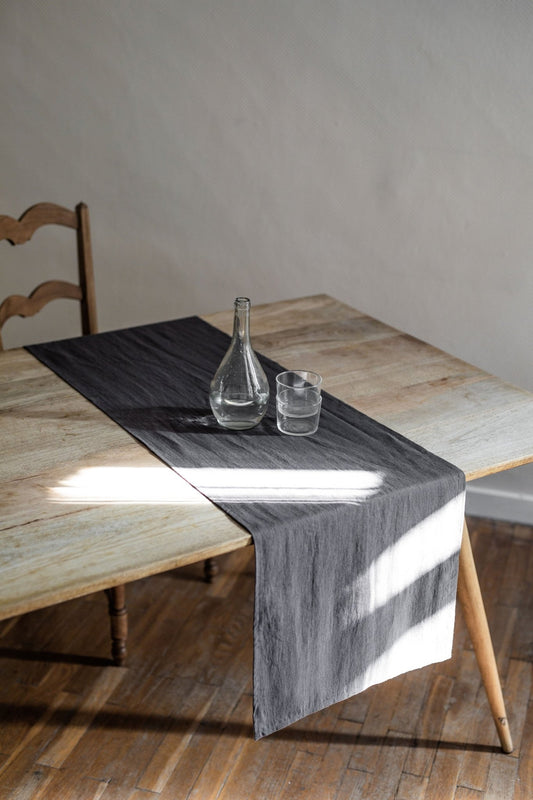 Linen table runner in Charcoal - Linanden