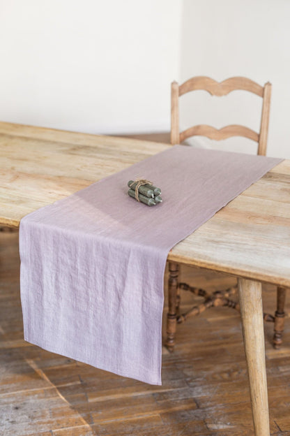 Linen table runner in Dusty Rose - Linanden