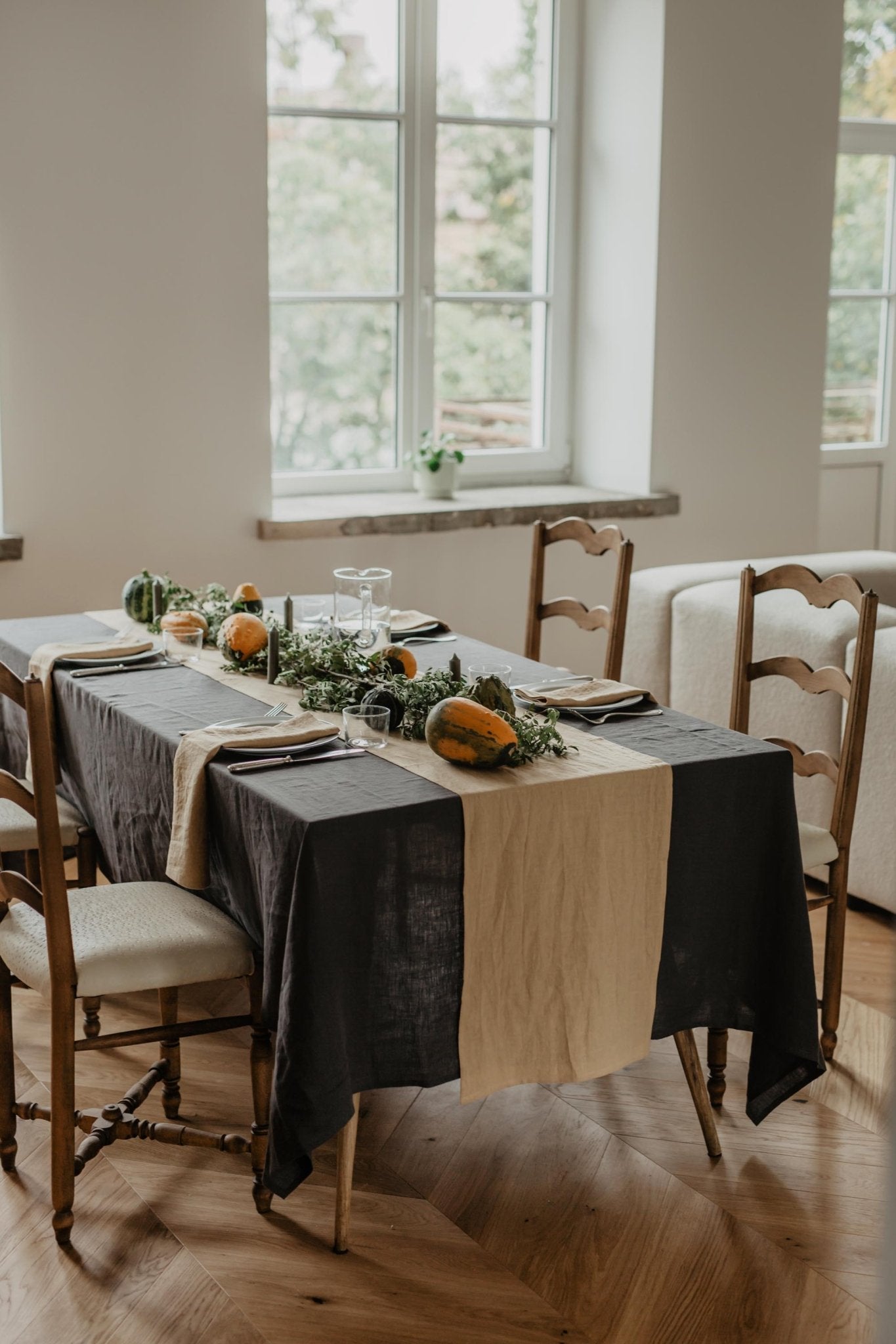 Linen tablecloth in Charcoal - Linanden