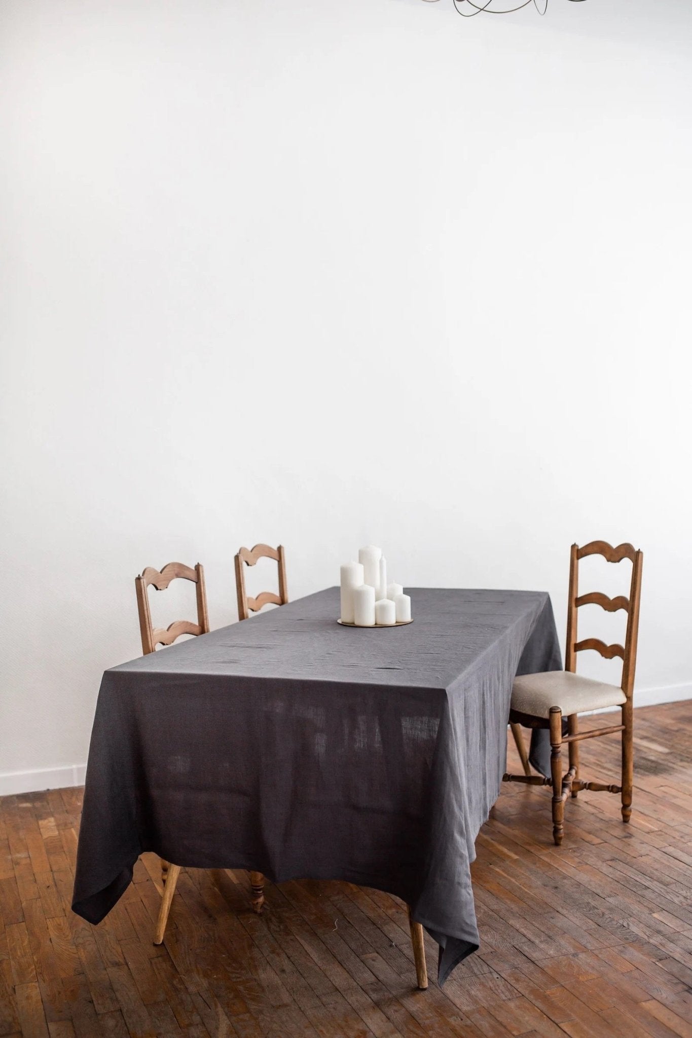 Linen tablecloth in Charcoal - Linanden