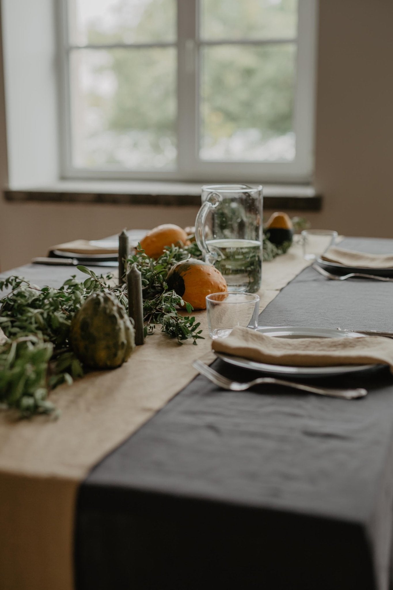 Linen tablecloth in Charcoal - Linanden