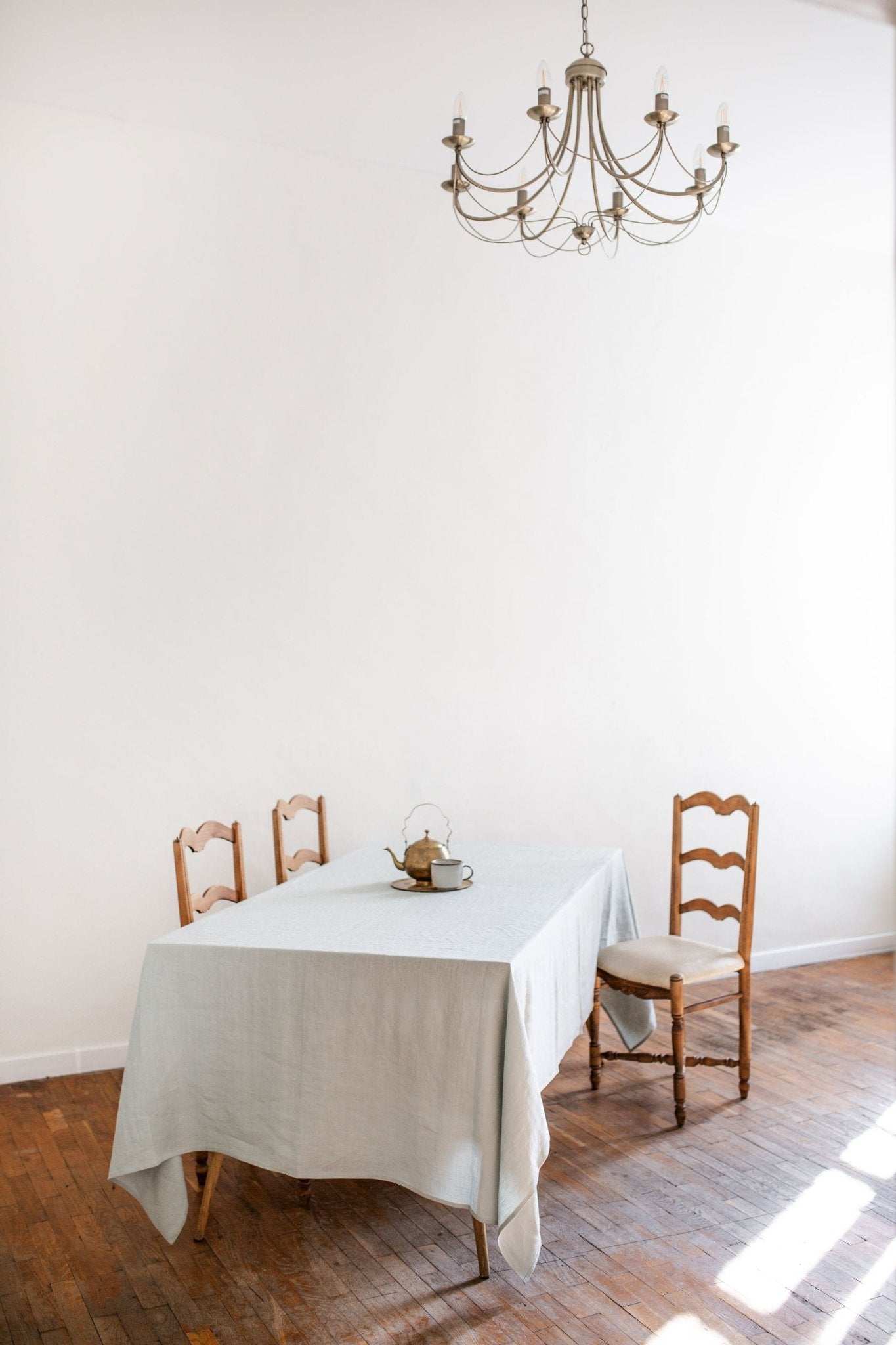 Linen tablecloth in Sage Green - Linanden