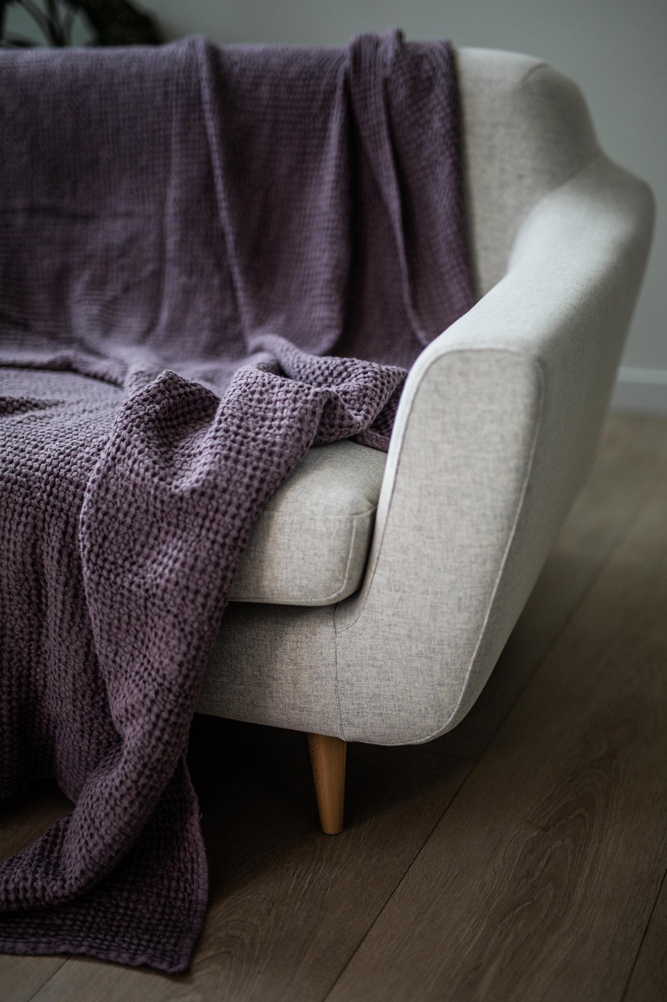 Linen waffle bed throw in Dusty Lavender - Linanden