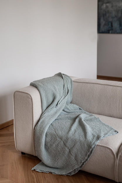 Linen waffle blanket in Sage Green - Linanden