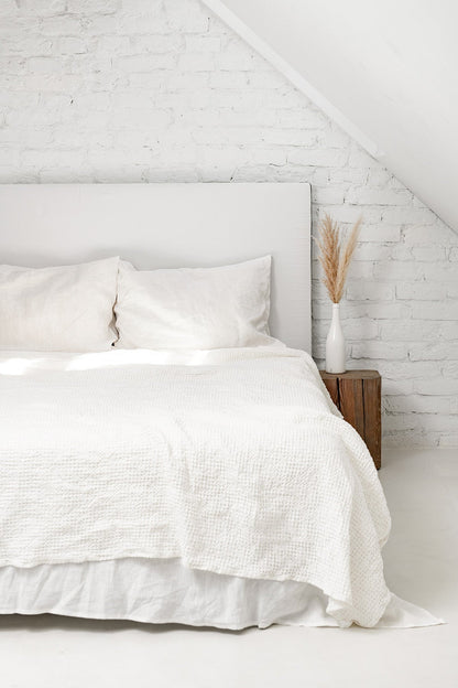 Linen waffle blanket in White - Linanden