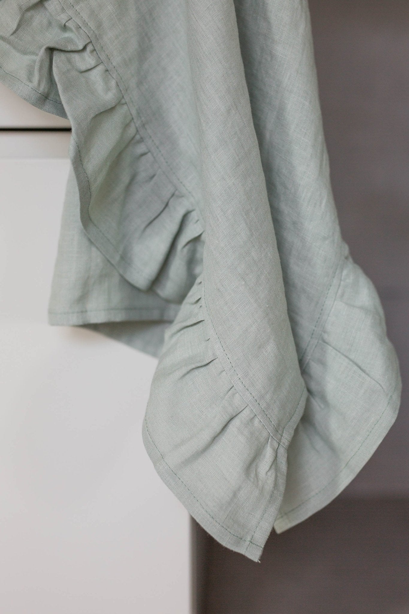 Ruffled linen tea towel - Linanden