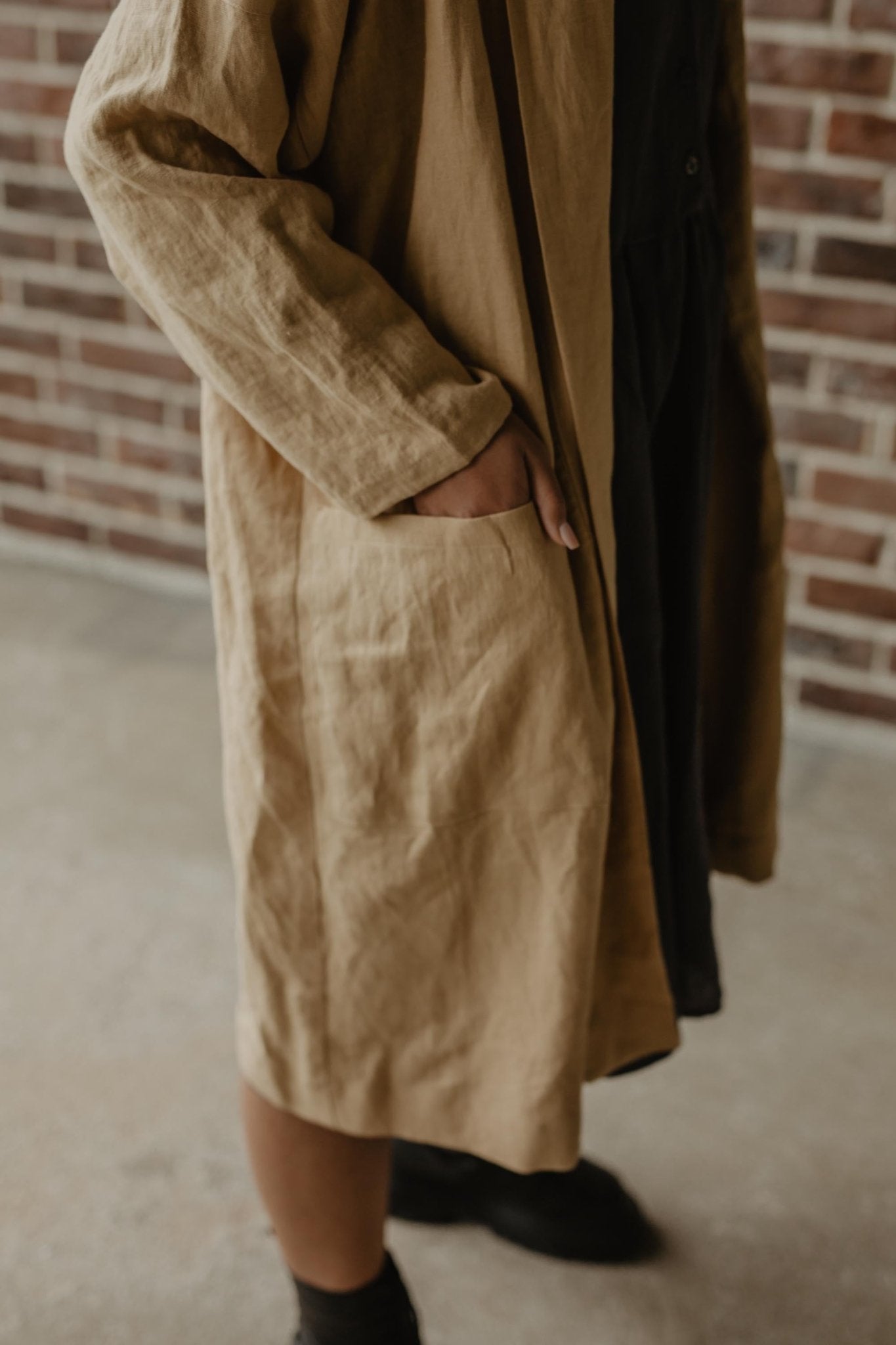 Vilnius mid-length linen coat - Linanden